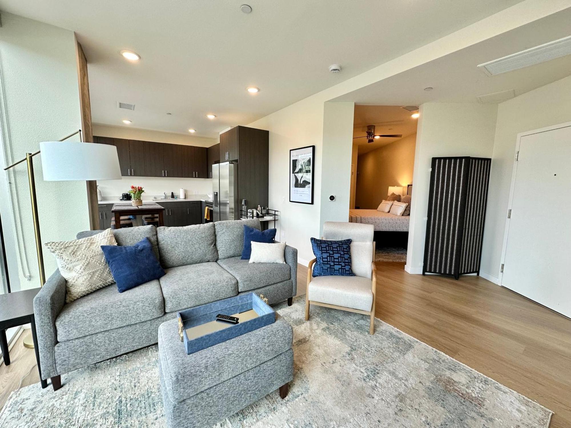 Nimitz Crossing Luxury Residences San Diego Rum bild